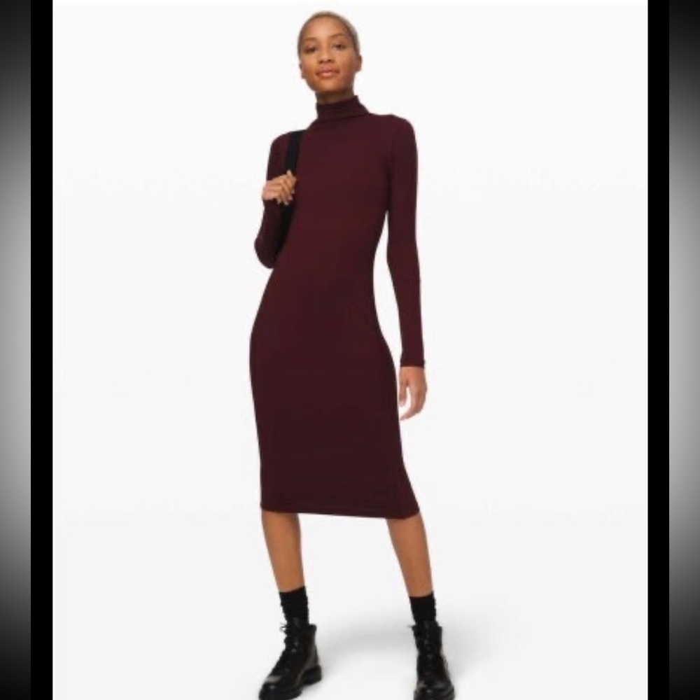 Lululemon Its Rulu Mock Neck Dress. Size 4 in Garnet